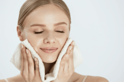How to Clean Your Face Naturally Everyday